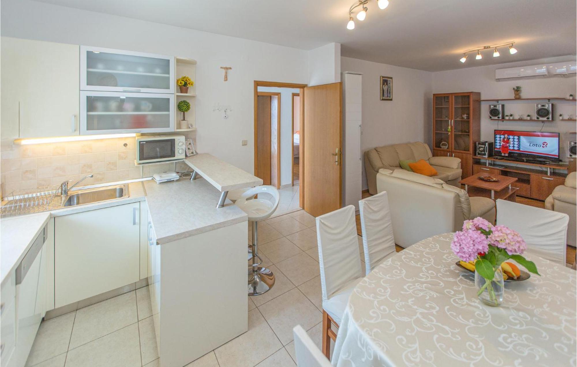 3 Bedroom Lovely Home In Plat Mlini Exterior foto